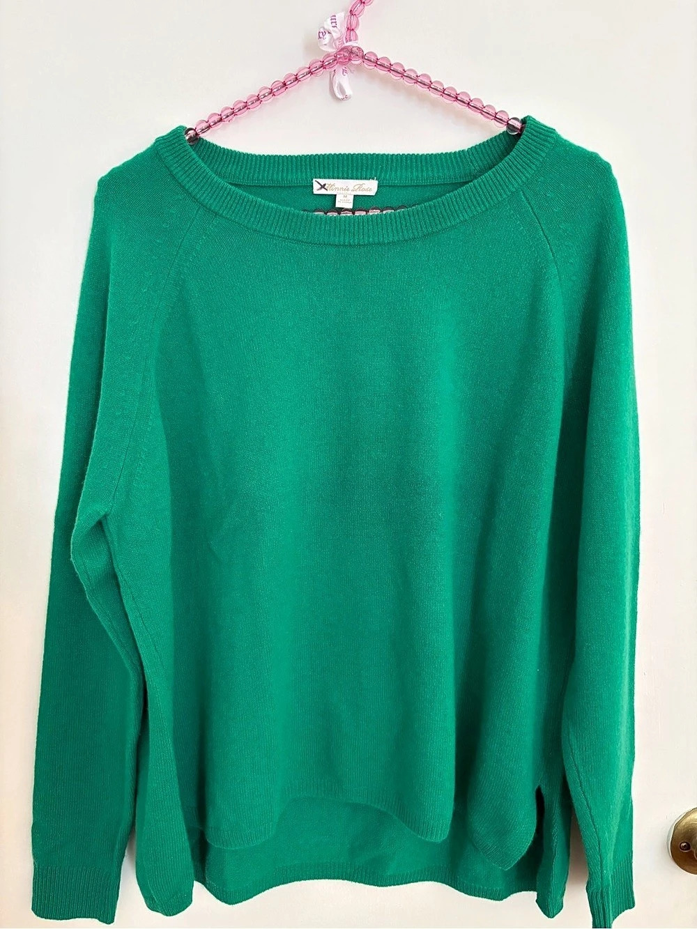 100% Cashmere Crewneck in Green Size Medium Like New